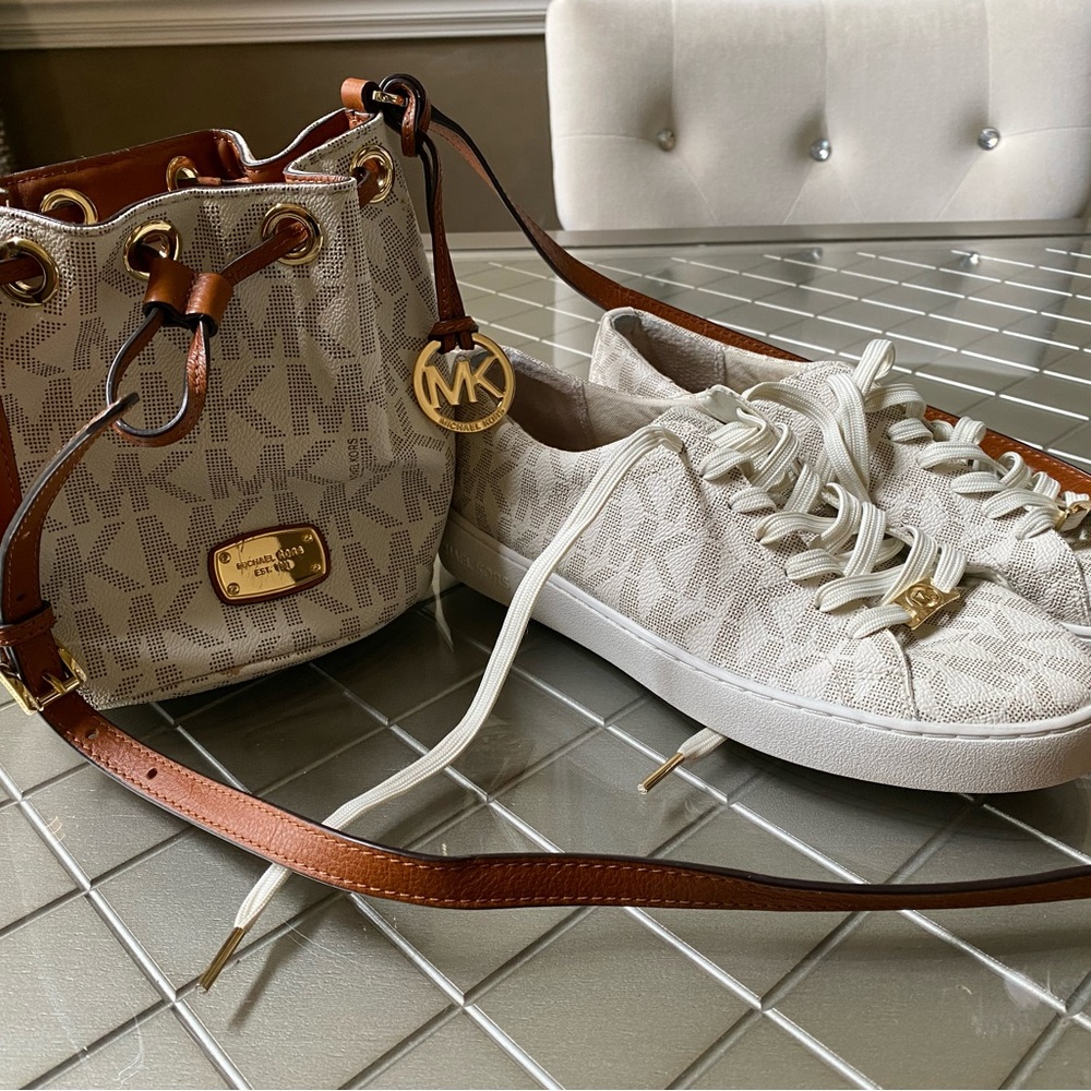 Mk Crossbody Draw String Smaller Bag - image 4